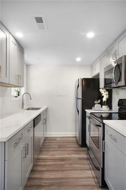 6900 Roswell Road Ne Unit F2, Atlanta, Georgia 30328, 2 Bedrooms Bedrooms, ,2 BathroomsBathrooms,Residential,Sold,6900 Roswell Road Ne Unit F2,7045124