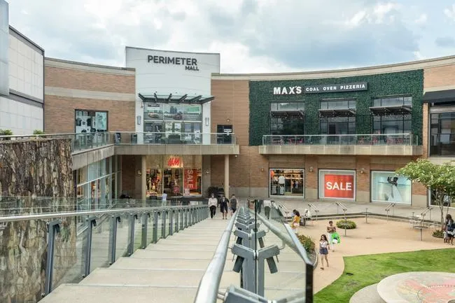 6900 Roswell Road Ne Unit F2, Atlanta, Georgia 30328, 2 Bedrooms Bedrooms, ,2 BathroomsBathrooms,Residential,Sold,6900 Roswell Road Ne Unit F2,7045124