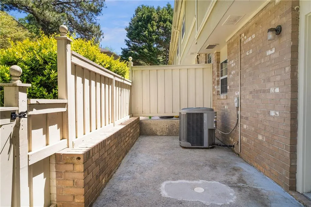 6900 Roswell Road Ne Unit F2, Atlanta, Georgia 30328, 2 Bedrooms Bedrooms, ,2 BathroomsBathrooms,Residential,Sold,6900 Roswell Road Ne Unit F2,7045124