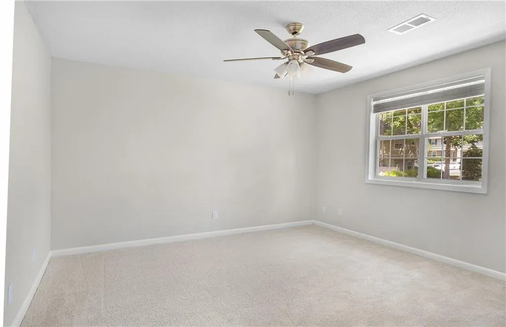 6900 Roswell Road Ne Unit F2, Atlanta, Georgia 30328, 2 Bedrooms Bedrooms, ,2 BathroomsBathrooms,Residential,Sold,6900 Roswell Road Ne Unit F2,7045124