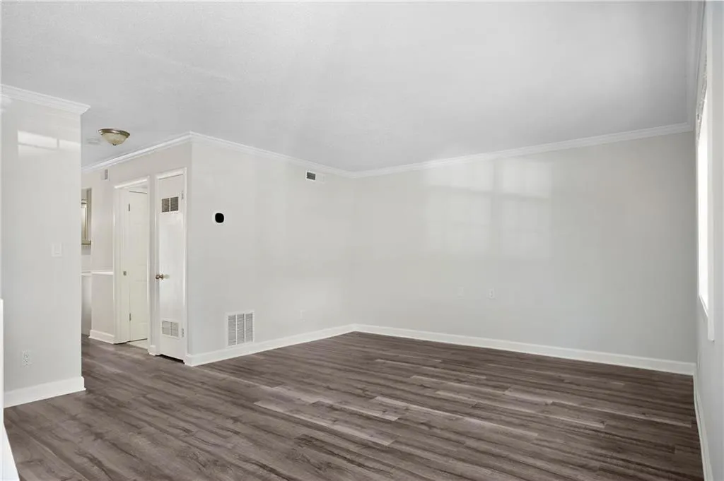 6900 Roswell Road Ne Unit F2, Atlanta, Georgia 30328, 2 Bedrooms Bedrooms, ,2 BathroomsBathrooms,Residential,Sold,6900 Roswell Road Ne Unit F2,7045124