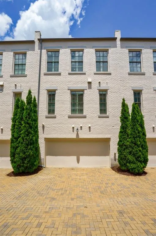 328 Stonemont Drive, Atlanta, Georgia 30305, 3 Bedrooms Bedrooms, ,3 BathroomsBathrooms,Residential,For Sale,328 Stonemont Drive,7606834