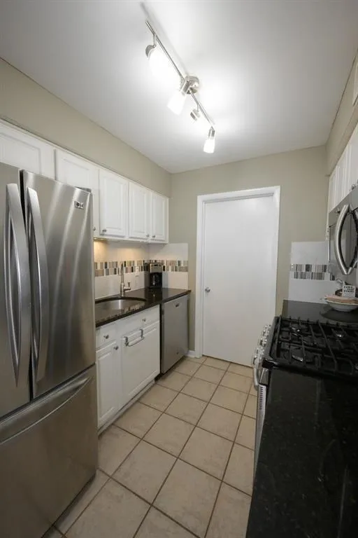 5141 Roswell Road, Atlanta, Georgia 30342, 2 Bedrooms Bedrooms, ,1 BathroomBathrooms,Residential,Sold,5141 Roswell Road,6665411