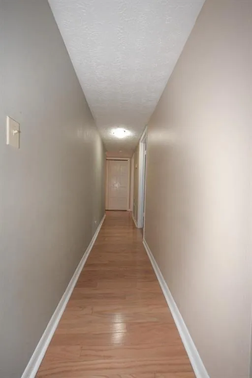 5141 Roswell Road, Atlanta, Georgia 30342, 2 Bedrooms Bedrooms, ,1 BathroomBathrooms,Residential,Sold,5141 Roswell Road,6665411