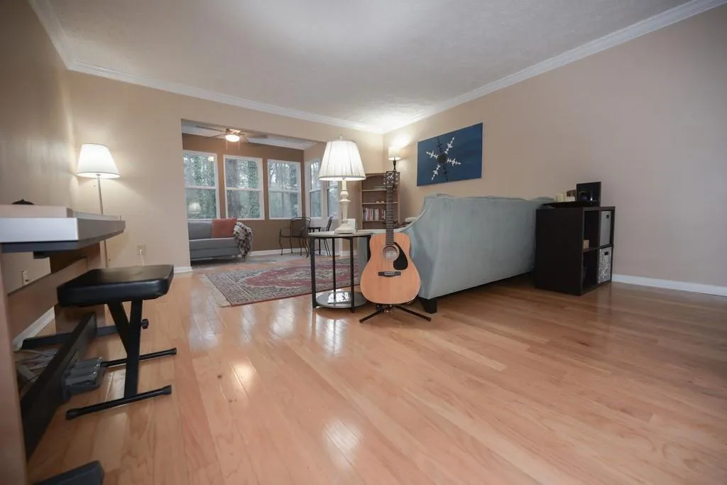 5141 Roswell Road, Atlanta, Georgia 30342, 2 Bedrooms Bedrooms, ,1 BathroomBathrooms,Residential,Sold,5141 Roswell Road,6665411