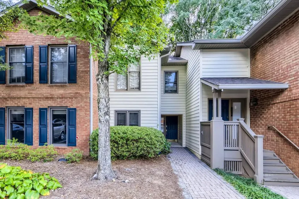 505 Garden Court, Sandy Springs, Georgia 30328, 3 Bedrooms Bedrooms, ,2 BathroomsBathrooms,Residential,Sold,505 Garden Court,6951320