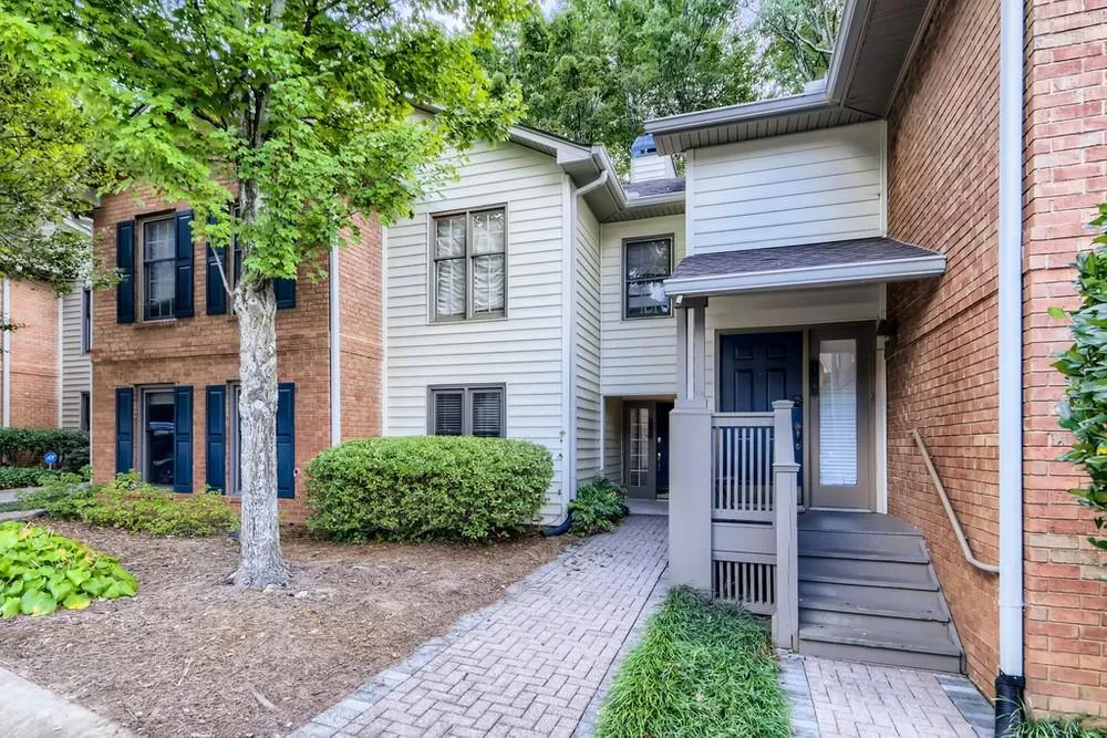 505 Garden Court, Sandy Springs, Georgia 30328, 3 Bedrooms Bedrooms, ,2 BathroomsBathrooms,Residential,Sold,505 Garden Court,6951320