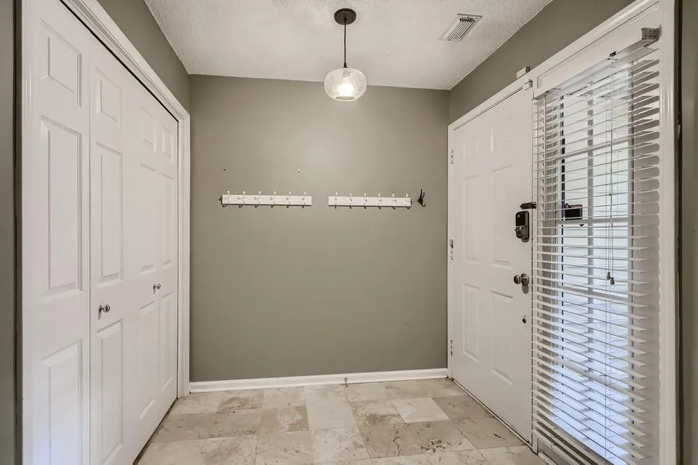 505 Garden Court, Sandy Springs, Georgia 30328, 3 Bedrooms Bedrooms, ,2 BathroomsBathrooms,Residential,Sold,505 Garden Court,6951320