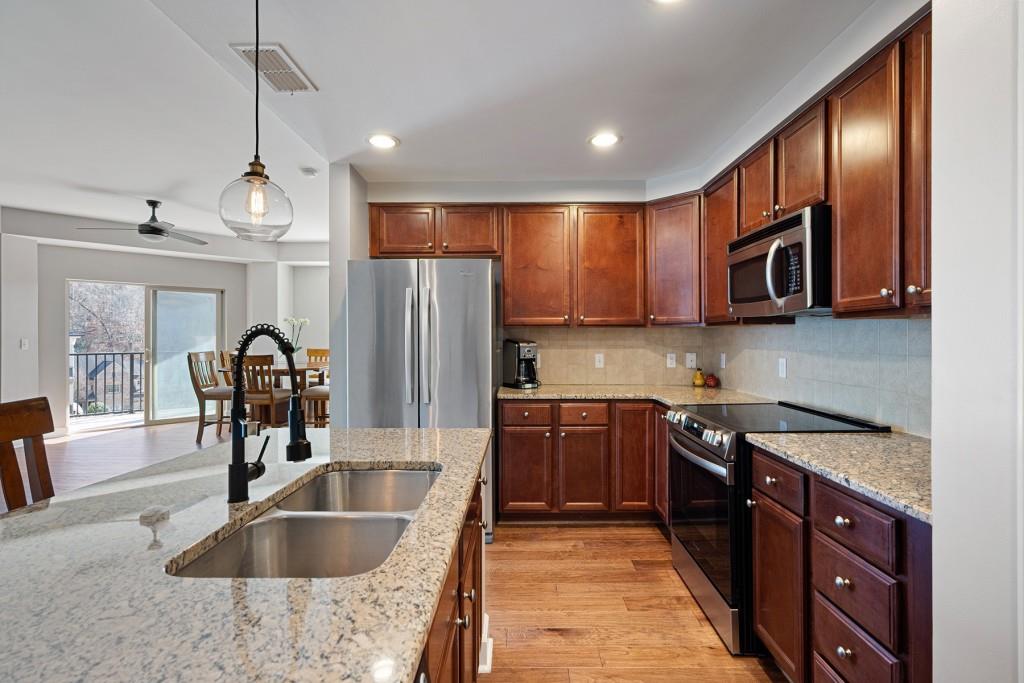 200 River Vista Drive NE Unit 630, Atlanta, Georgia 30339, 2 Bedrooms Bedrooms, ,2 BathroomsBathrooms,Residential,Sold,200 River Vista Drive NE Unit 630,7340451