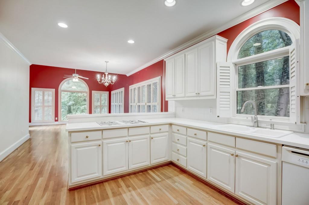 5815 Mitchell Road, Sandy Springs, Georgia 30328, 5 Bedrooms Bedrooms, ,4 BathroomsBathrooms,Residential,Sold,5815 Mitchell Road,7259513