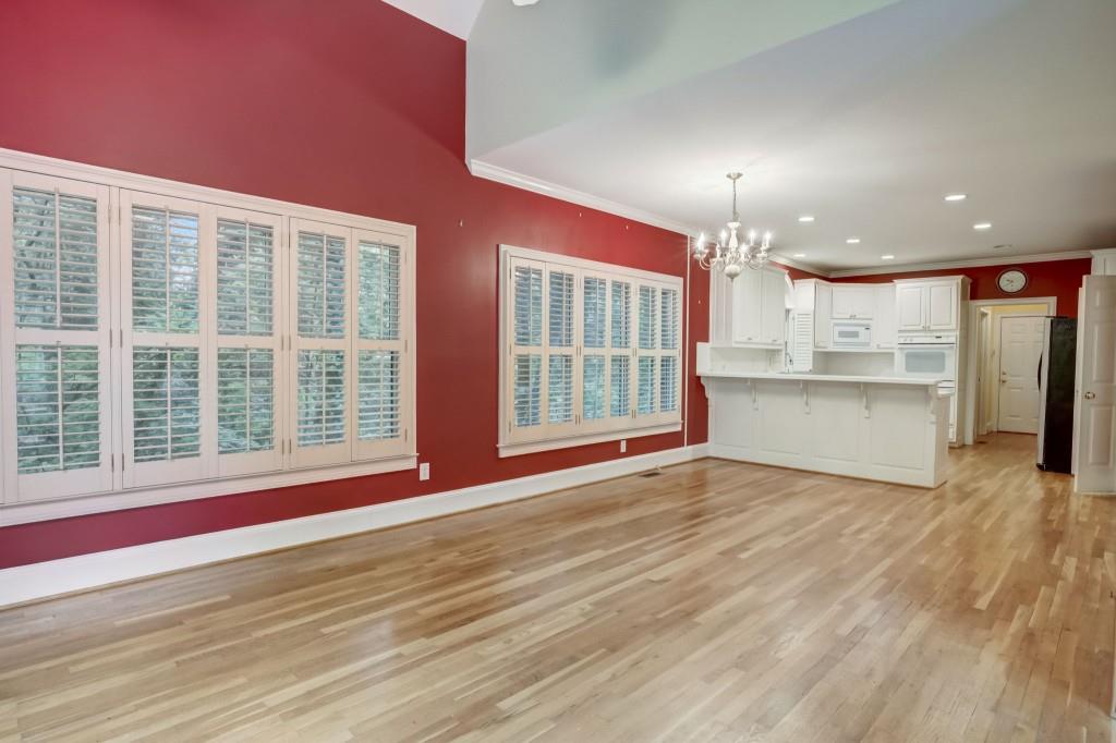 5815 Mitchell Road, Sandy Springs, Georgia 30328, 5 Bedrooms Bedrooms, ,4 BathroomsBathrooms,Residential,Sold,5815 Mitchell Road,7259513