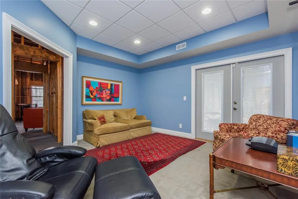 210 Grogans Lake Point, Sandy Springs, Georgia 30350, 4 Bedrooms Bedrooms, ,3 BathroomsBathrooms,Residential,Sold,210 Grogans Lake Point,6123129