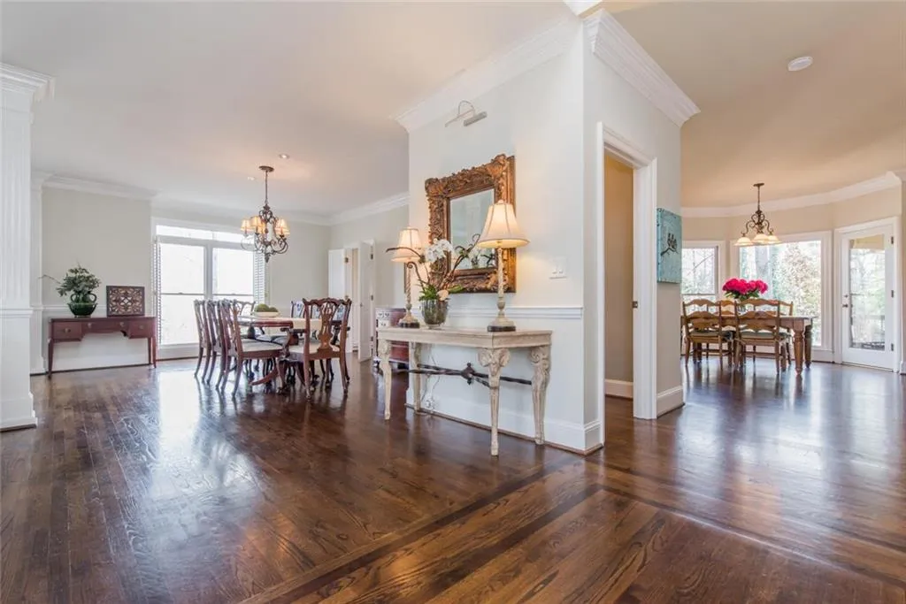 210 Grogans Lake Point, Sandy Springs, Georgia 30350, 4 Bedrooms Bedrooms, ,3 BathroomsBathrooms,Residential,Sold,210 Grogans Lake Point,6123129