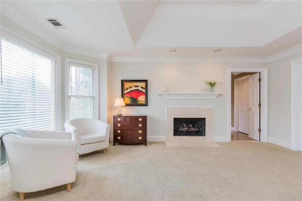 210 Grogans Lake Point, Sandy Springs, Georgia 30350, 4 Bedrooms Bedrooms, ,3 BathroomsBathrooms,Residential,Sold,210 Grogans Lake Point,6123129