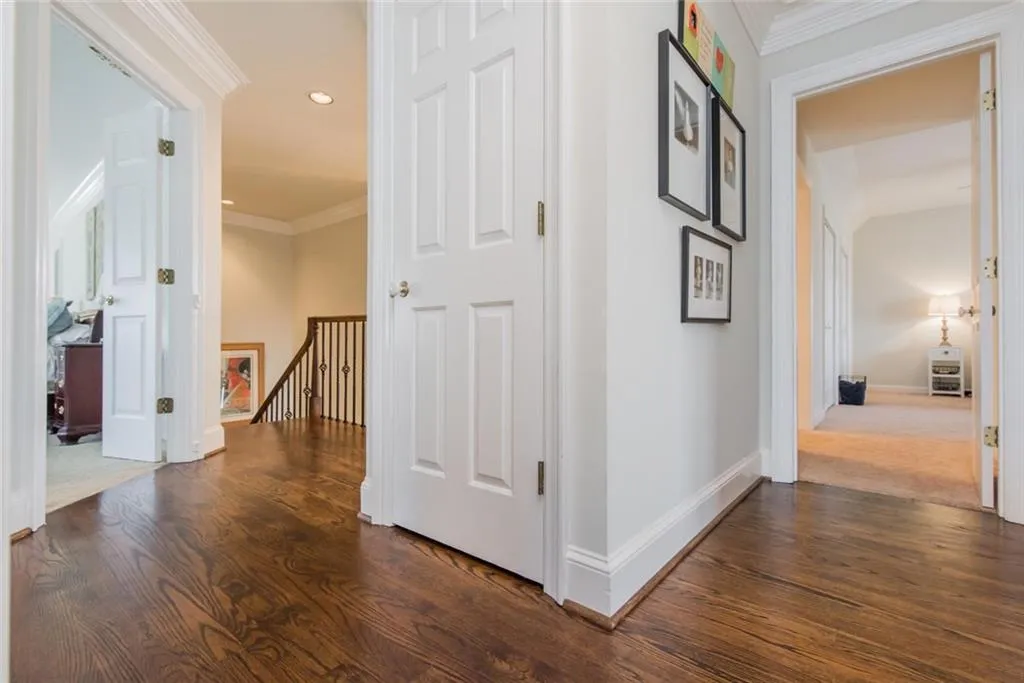 210 Grogans Lake Point, Sandy Springs, Georgia 30350, 4 Bedrooms Bedrooms, ,3 BathroomsBathrooms,Residential,Sold,210 Grogans Lake Point,6123129