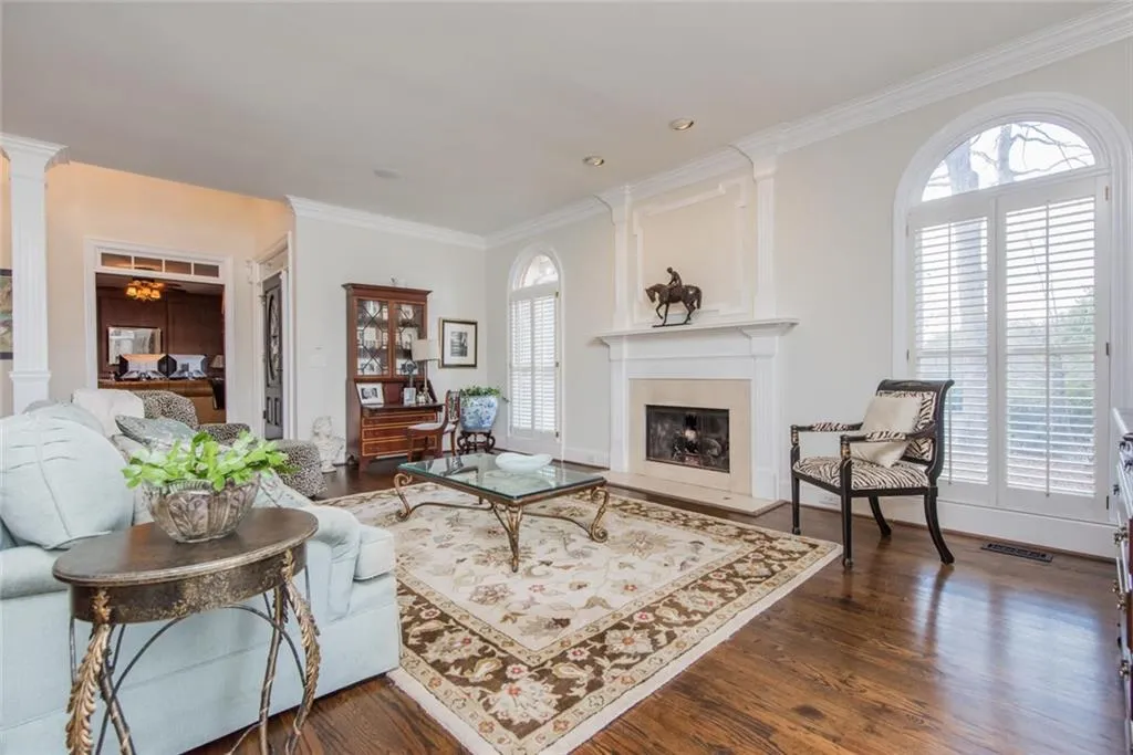 210 Grogans Lake Point, Sandy Springs, Georgia 30350, 4 Bedrooms Bedrooms, ,3 BathroomsBathrooms,Residential,Sold,210 Grogans Lake Point,6123129