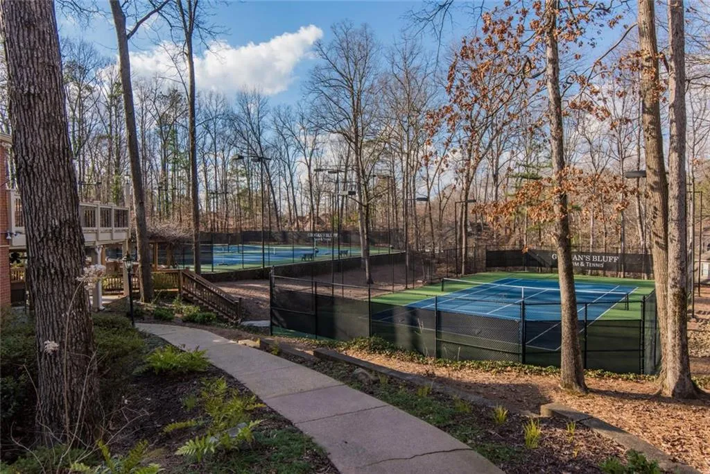 210 Grogans Lake Point, Sandy Springs, Georgia 30350, 4 Bedrooms Bedrooms, ,3 BathroomsBathrooms,Residential,Sold,210 Grogans Lake Point,6123129