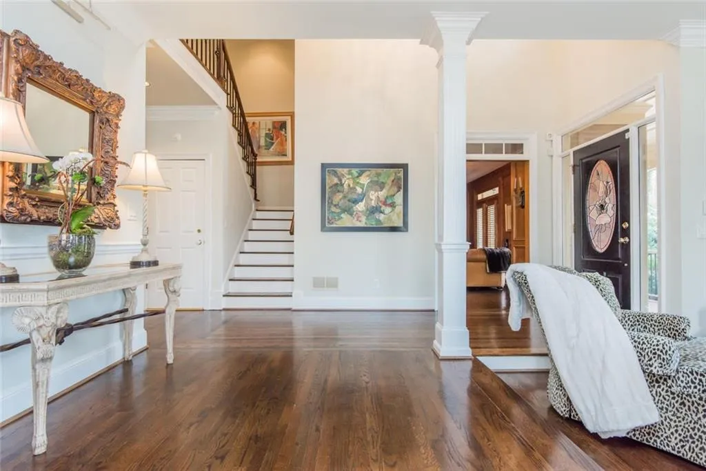 210 Grogans Lake Point, Sandy Springs, Georgia 30350, 4 Bedrooms Bedrooms, ,3 BathroomsBathrooms,Residential,Sold,210 Grogans Lake Point,6123129