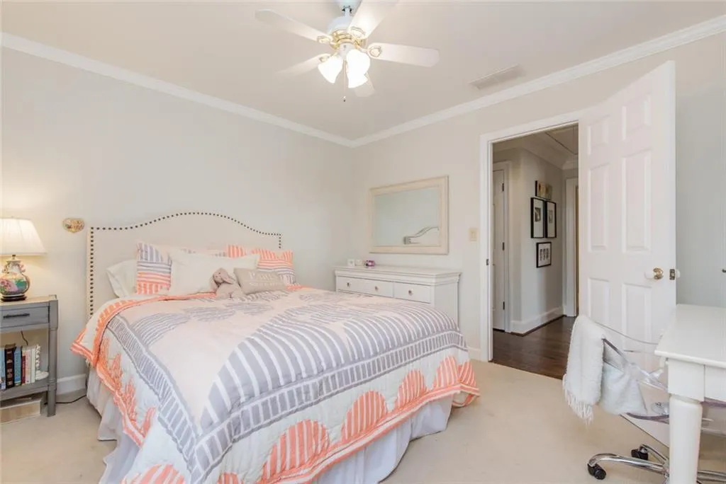 210 Grogans Lake Point, Sandy Springs, Georgia 30350, 4 Bedrooms Bedrooms, ,3 BathroomsBathrooms,Residential,Sold,210 Grogans Lake Point,6123129