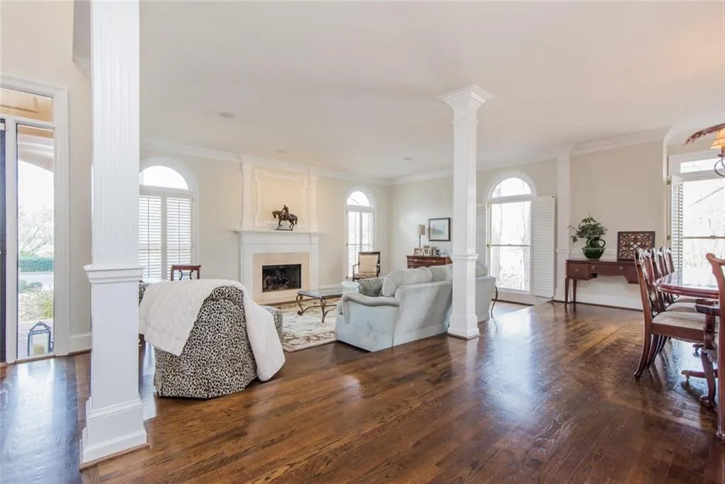 210 Grogans Lake Point, Sandy Springs, Georgia 30350, 4 Bedrooms Bedrooms, ,3 BathroomsBathrooms,Residential,Sold,210 Grogans Lake Point,6123129