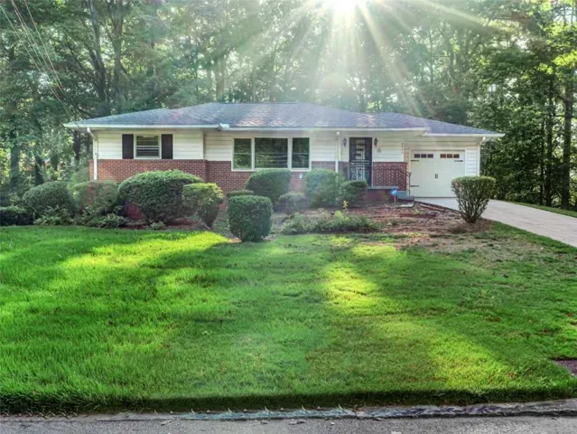2560 Wood Valley Drive, East Point, Georgia 30344