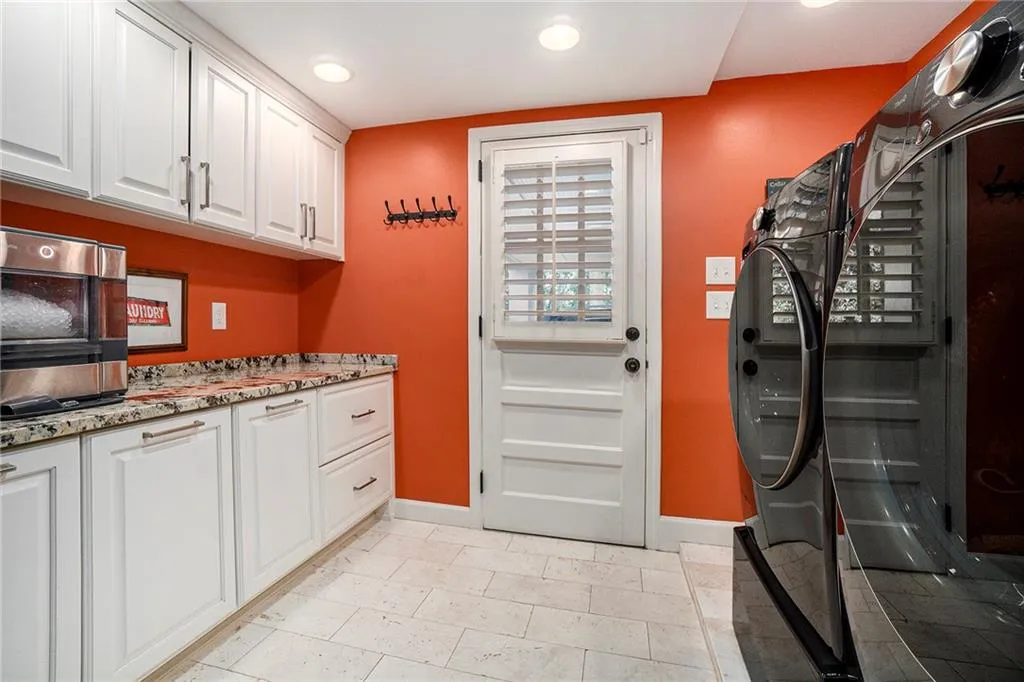 2707 Sharondale Drive Ne, Atlanta, Georgia 30305, 5 Bedrooms Bedrooms, ,5 BathroomsBathrooms,Residential,For Sale,2707 Sharondale Drive Ne,7653914