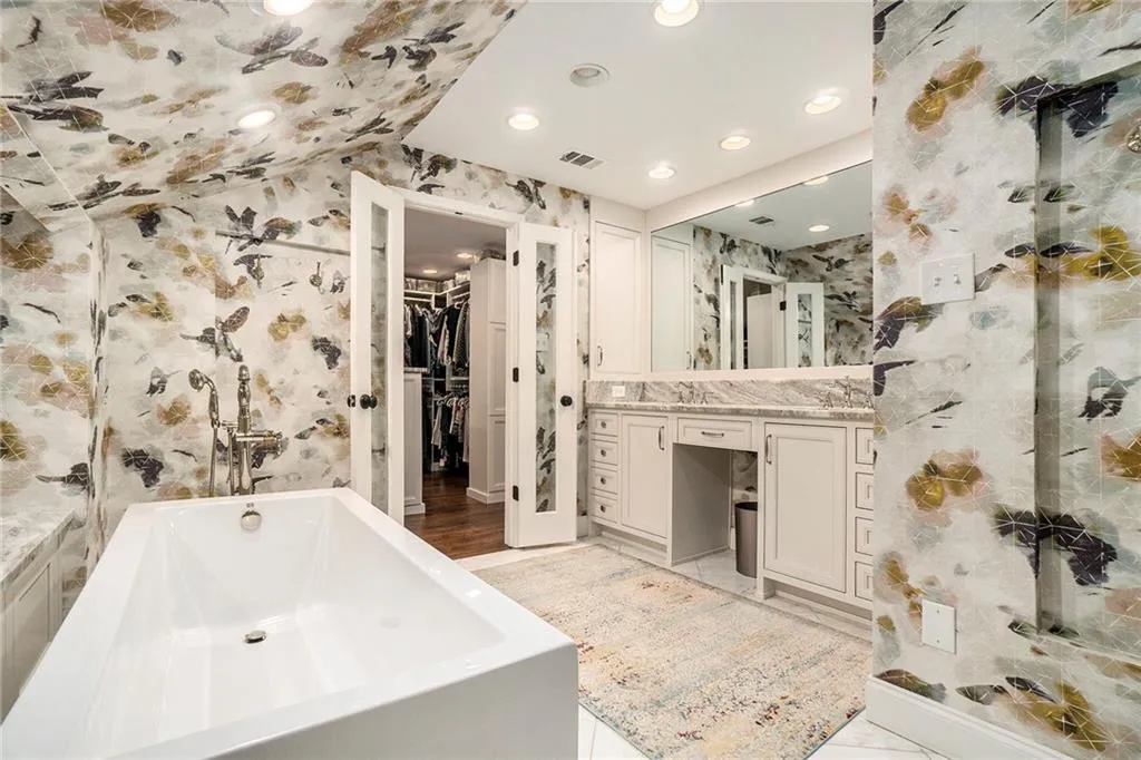 2707 Sharondale Drive Ne, Atlanta, Georgia 30305, 5 Bedrooms Bedrooms, ,5 BathroomsBathrooms,Residential,For Sale,2707 Sharondale Drive Ne,7653914