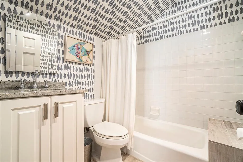 2707 Sharondale Drive Ne, Atlanta, Georgia 30305, 5 Bedrooms Bedrooms, ,5 BathroomsBathrooms,Residential,For Sale,2707 Sharondale Drive Ne,7653914