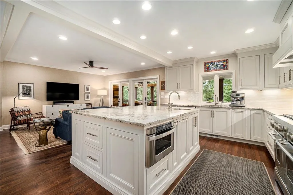 2707 Sharondale Drive Ne, Atlanta, Georgia 30305, 5 Bedrooms Bedrooms, ,5 BathroomsBathrooms,Residential,For Sale,2707 Sharondale Drive Ne,7653914
