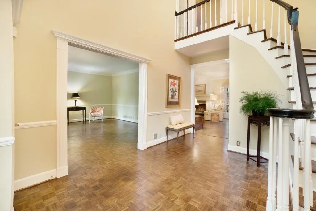 230 Huntcliff Terrace, Sandy Springs, Georgia 30350, 4 Bedrooms Bedrooms, ,4 BathroomsBathrooms,Residential,Sold,230 Huntcliff Terrace,6609458