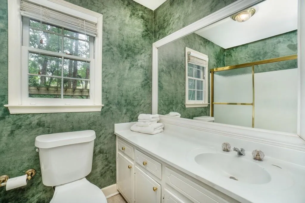 230 Huntcliff Terrace, Sandy Springs, Georgia 30350, 4 Bedrooms Bedrooms, ,4 BathroomsBathrooms,Residential,Sold,230 Huntcliff Terrace,6609458