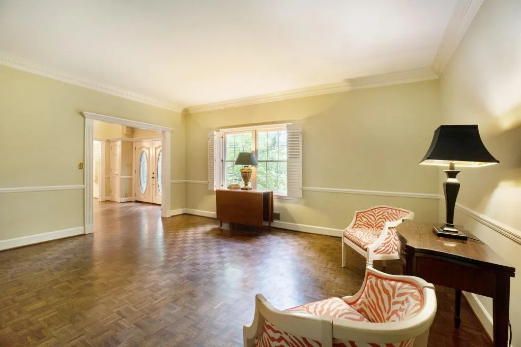 230 Huntcliff Terrace, Sandy Springs, Georgia 30350, 4 Bedrooms Bedrooms, ,4 BathroomsBathrooms,Residential,Sold,230 Huntcliff Terrace,6609458