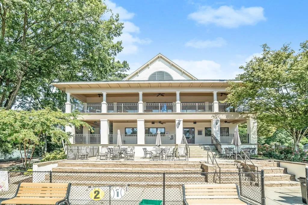 230 Huntcliff Terrace, Sandy Springs, Georgia 30350, 4 Bedrooms Bedrooms, ,4 BathroomsBathrooms,Residential,Sold,230 Huntcliff Terrace,6609458