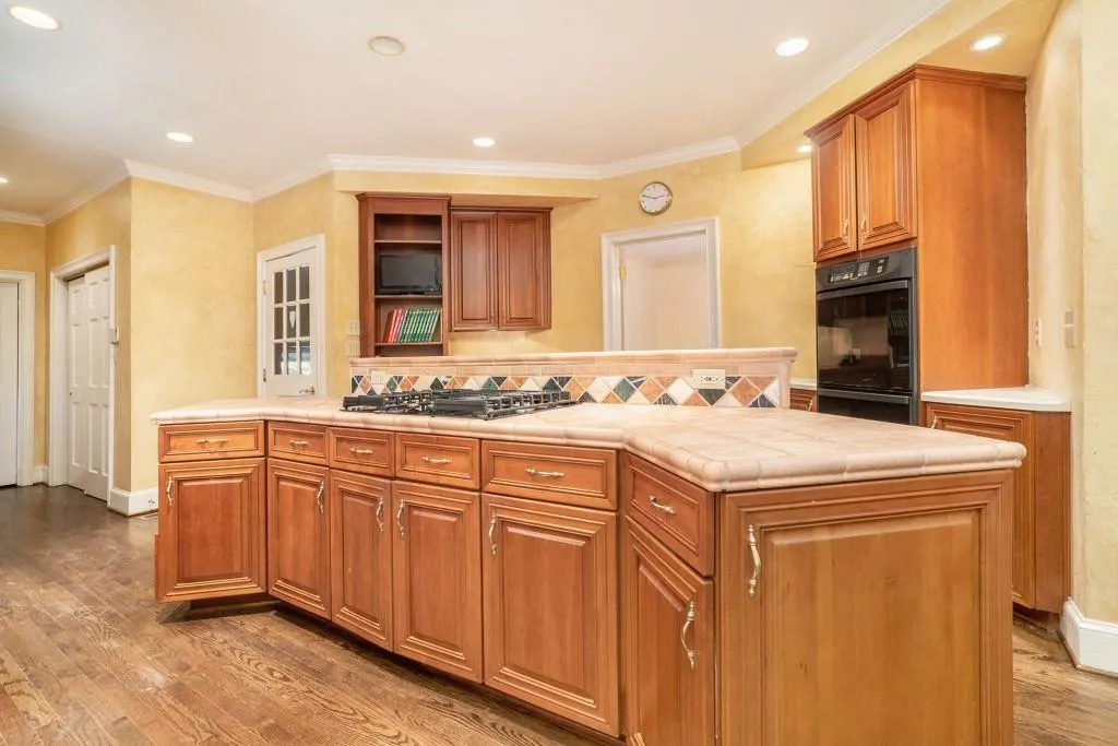 230 Huntcliff Terrace, Sandy Springs, Georgia 30350, 4 Bedrooms Bedrooms, ,4 BathroomsBathrooms,Residential,Sold,230 Huntcliff Terrace,6609458