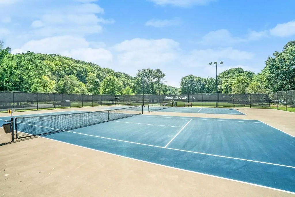 230 Huntcliff Terrace, Sandy Springs, Georgia 30350, 4 Bedrooms Bedrooms, ,4 BathroomsBathrooms,Residential,Sold,230 Huntcliff Terrace,6609458