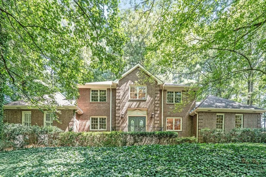 230 Huntcliff Terrace, Sandy Springs, Georgia 30350, 4 Bedrooms Bedrooms, ,4 BathroomsBathrooms,Residential,Sold,230 Huntcliff Terrace,6609458