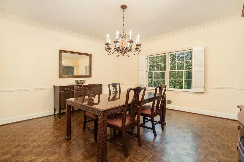 230 Huntcliff Terrace, Sandy Springs, Georgia 30350, 4 Bedrooms Bedrooms, ,4 BathroomsBathrooms,Residential,Sold,230 Huntcliff Terrace,6609458