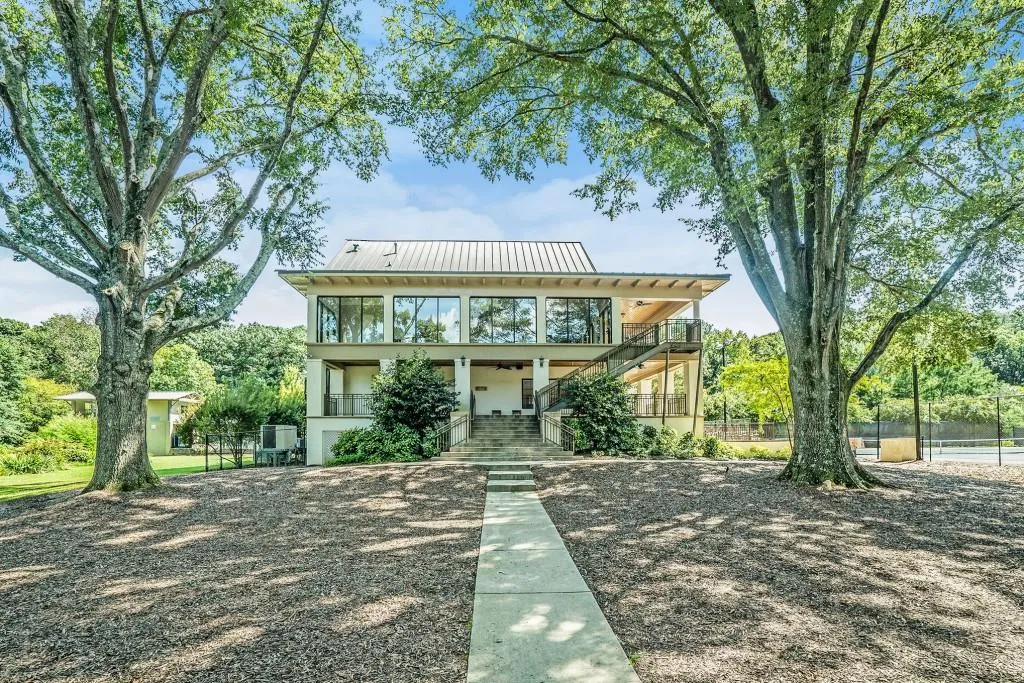 230 Huntcliff Terrace, Sandy Springs, Georgia 30350, 4 Bedrooms Bedrooms, ,4 BathroomsBathrooms,Residential,Sold,230 Huntcliff Terrace,6609458