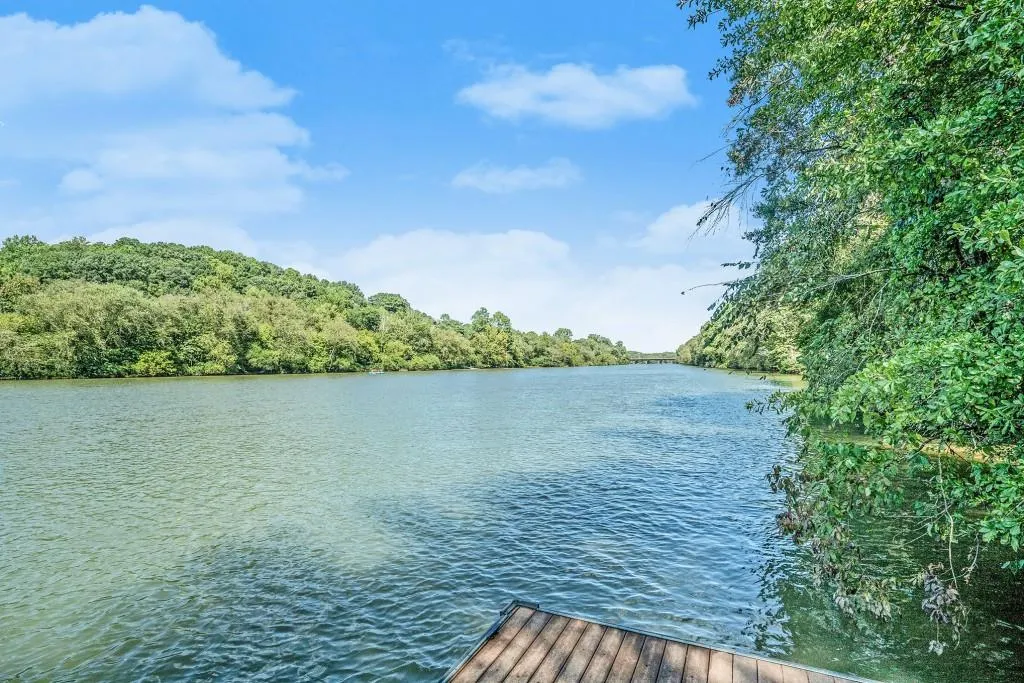 230 Huntcliff Terrace, Sandy Springs, Georgia 30350, 4 Bedrooms Bedrooms, ,4 BathroomsBathrooms,Residential,Sold,230 Huntcliff Terrace,6609458