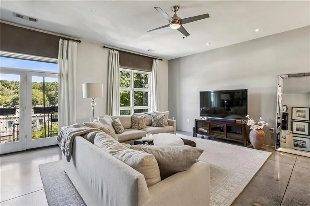 560 Dutch Valley Road Ne Unit 2403, Atlanta, Georgia 30324, 1 Bedroom Bedrooms, 0 ,1 BathroomBathrooms,Residential,For Sale,560 Dutch Valley Road Ne Unit 2403,7749833