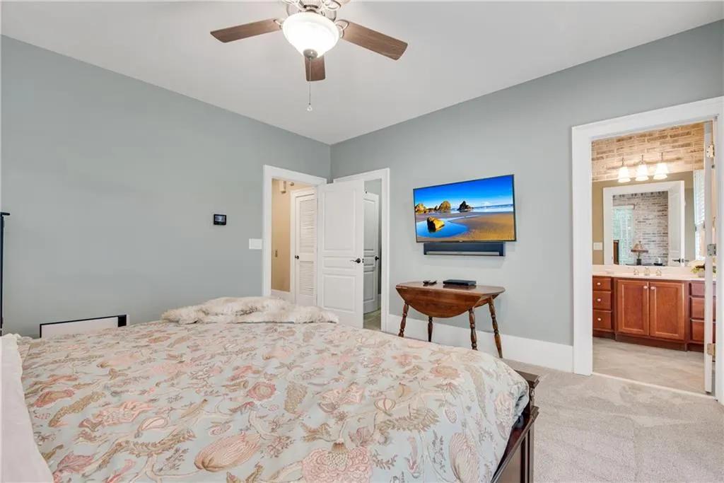5512 Glenridge Drive Unit D, Atlanta, Georgia 30342, 3 Bedrooms Bedrooms, ,3 BathroomsBathrooms,Residential,Sold,5512 Glenridge Drive Unit D,7062262