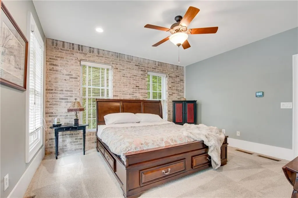 5512 Glenridge Drive Unit D, Atlanta, Georgia 30342, 3 Bedrooms Bedrooms, ,3 BathroomsBathrooms,Residential,Sold,5512 Glenridge Drive Unit D,7062262