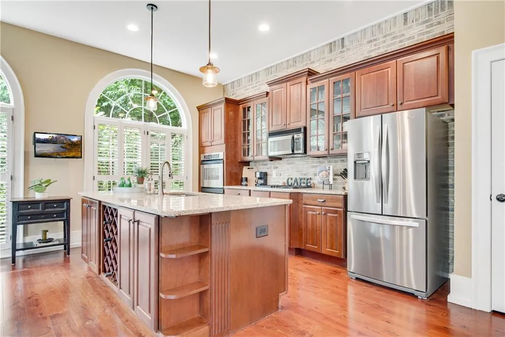 5512 Glenridge Drive Unit D, Atlanta, Georgia 30342, 3 Bedrooms Bedrooms, ,3 BathroomsBathrooms,Residential,Sold,5512 Glenridge Drive Unit D,7062262