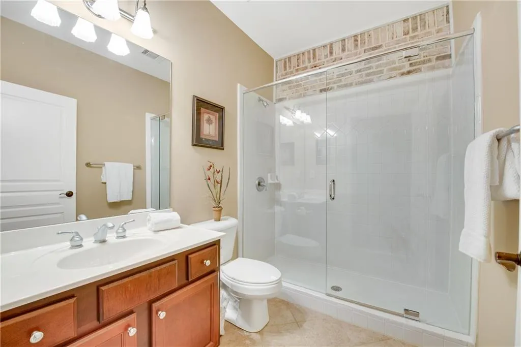 5512 Glenridge Drive Unit D, Atlanta, Georgia 30342, 3 Bedrooms Bedrooms, ,3 BathroomsBathrooms,Residential,Sold,5512 Glenridge Drive Unit D,7062262