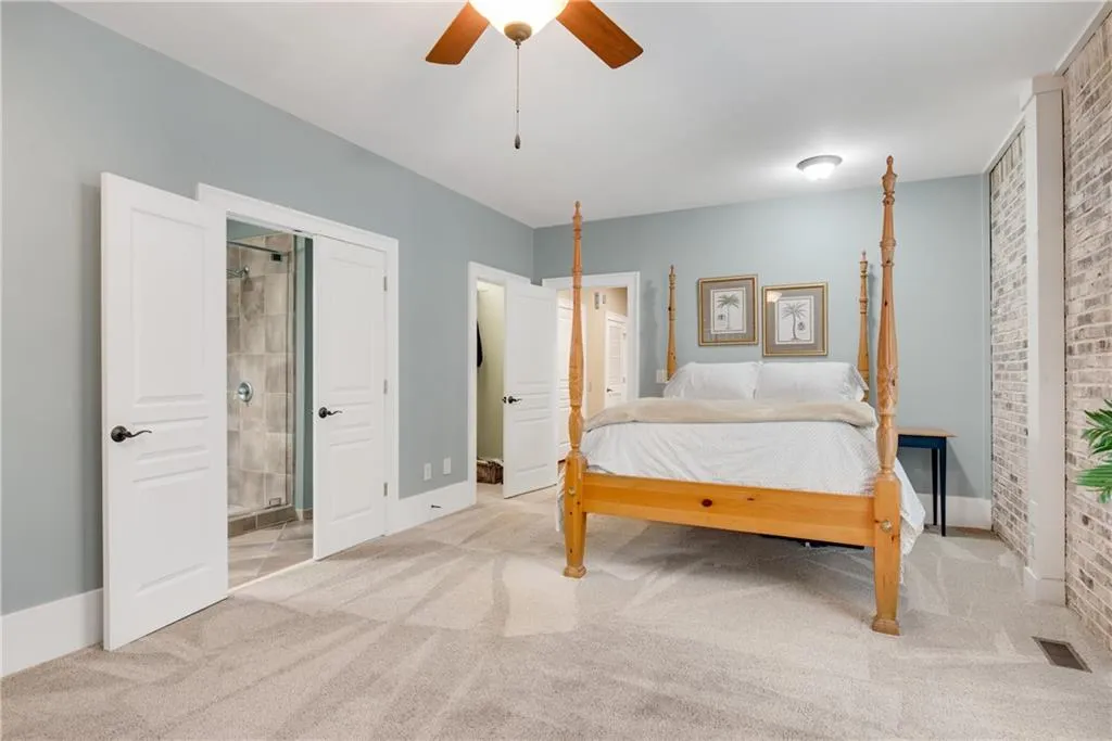 5512 Glenridge Drive Unit D, Atlanta, Georgia 30342, 3 Bedrooms Bedrooms, ,3 BathroomsBathrooms,Residential,Sold,5512 Glenridge Drive Unit D,7062262