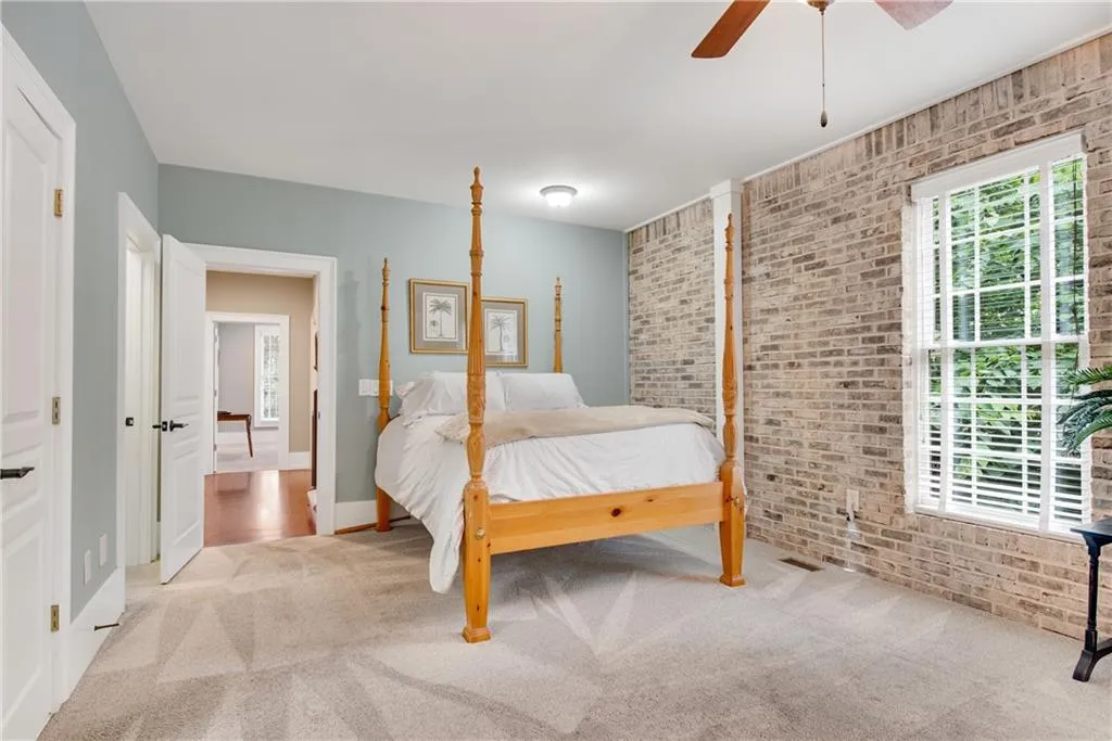 5512 Glenridge Drive Unit D, Atlanta, Georgia 30342, 3 Bedrooms Bedrooms, ,3 BathroomsBathrooms,Residential,Sold,5512 Glenridge Drive Unit D,7062262