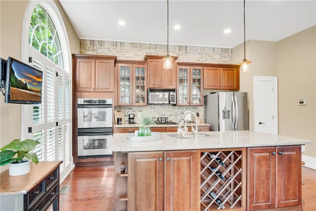 5512 Glenridge Drive Unit D, Atlanta, Georgia 30342, 3 Bedrooms Bedrooms, ,3 BathroomsBathrooms,Residential,Sold,5512 Glenridge Drive Unit D,7062262