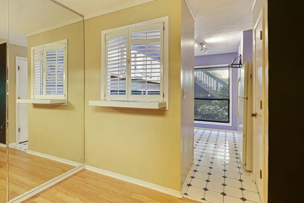 205 Woodcliff Drive, Sandy Springs, Georgia 30350, 2 Bedrooms Bedrooms, ,2 BathroomsBathrooms,Residential,Sold,205 Woodcliff Drive,6777361