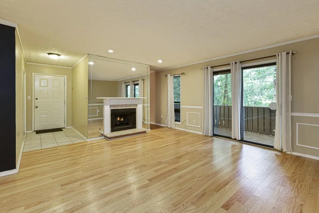 205 Woodcliff Drive, Sandy Springs, Georgia 30350, 2 Bedrooms Bedrooms, ,2 BathroomsBathrooms,Residential,Sold,205 Woodcliff Drive,6777361