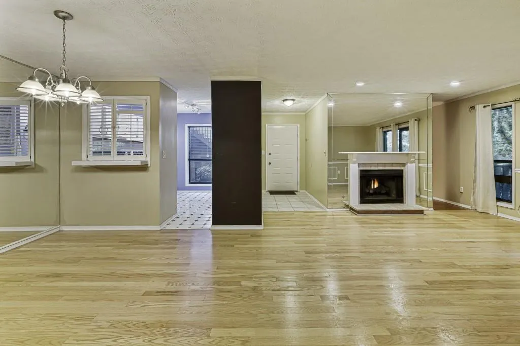 205 Woodcliff Drive, Sandy Springs, Georgia 30350, 2 Bedrooms Bedrooms, ,2 BathroomsBathrooms,Residential,Sold,205 Woodcliff Drive,6777361